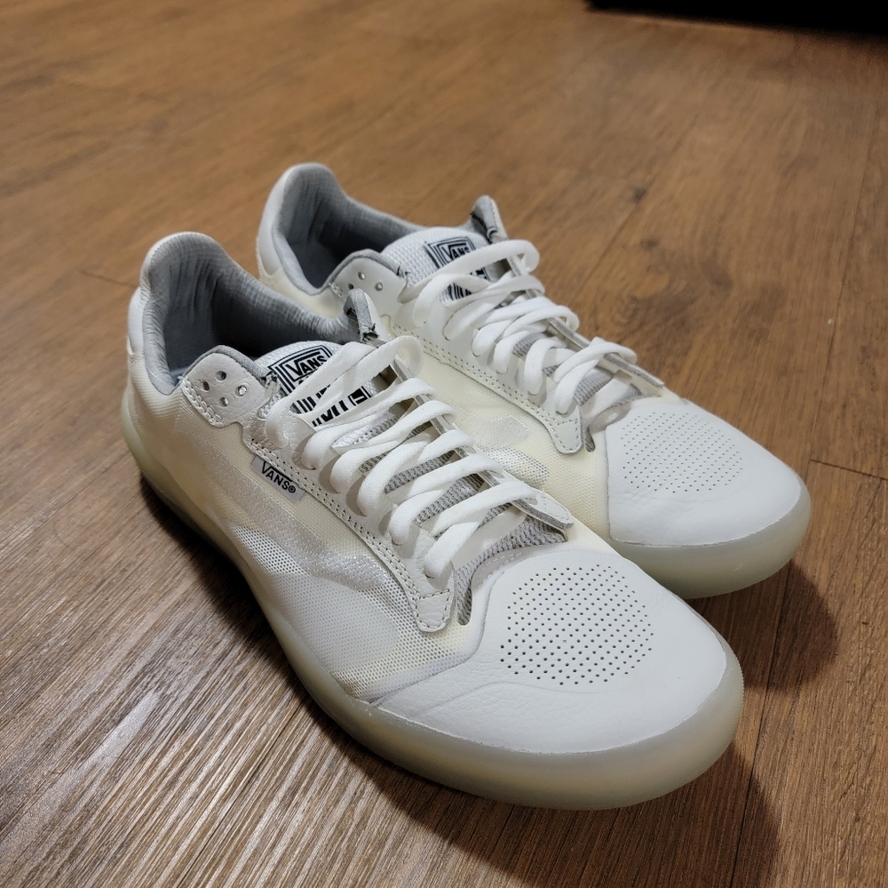 White Vans EVDNT UltimateWaffle Skate Shoes Size 10